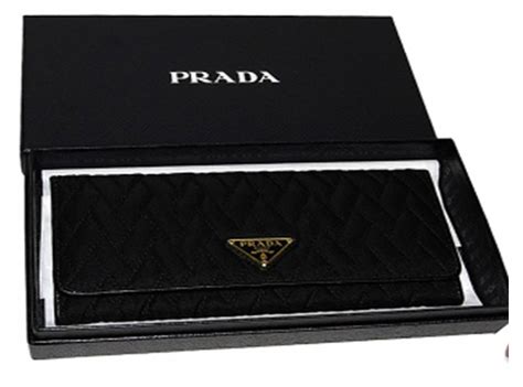 prada long wallet size